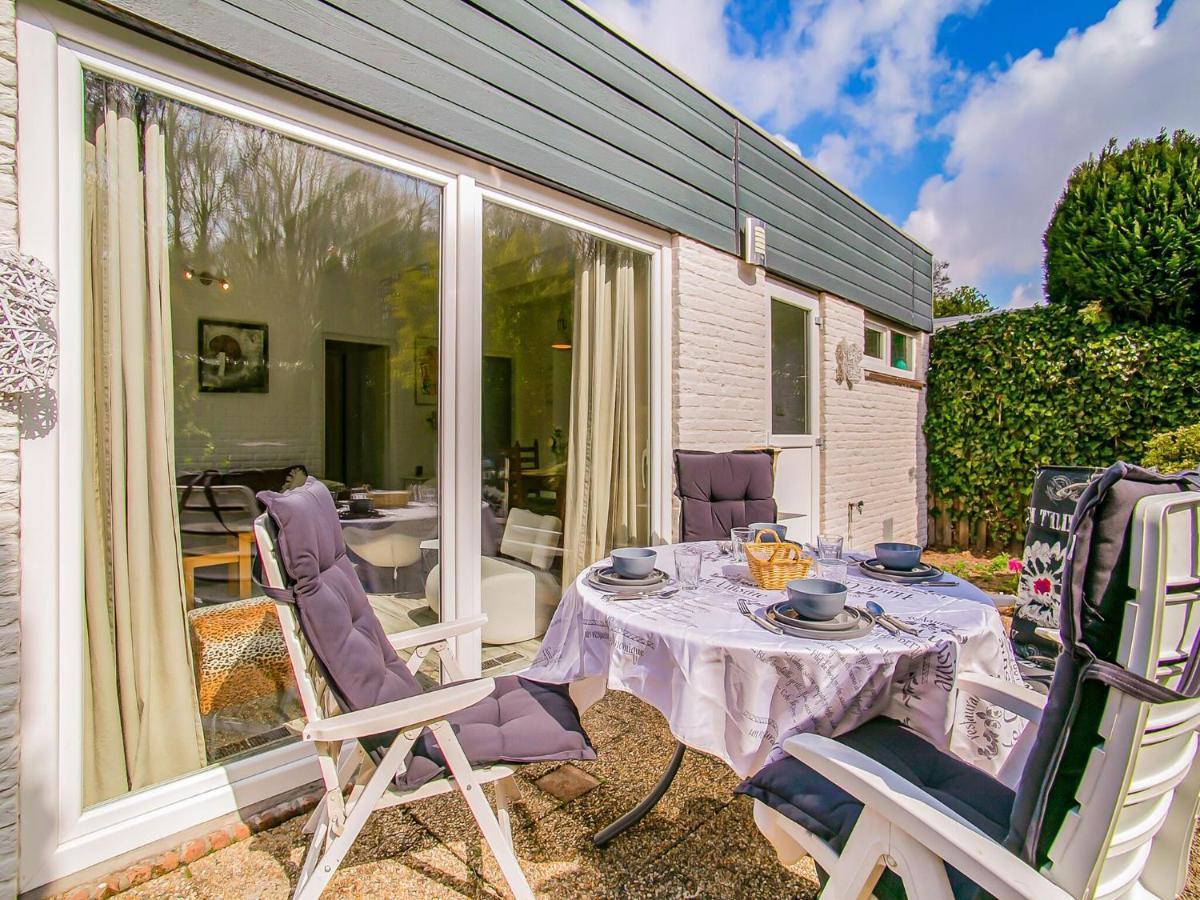 Lovely Bungalow In Noordwijkerhout With Garden Экстерьер фото